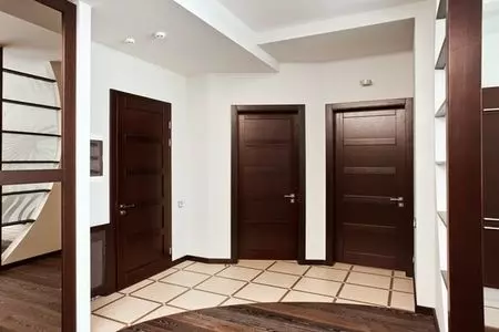 Комбинированная литка и ламинат в коридоре