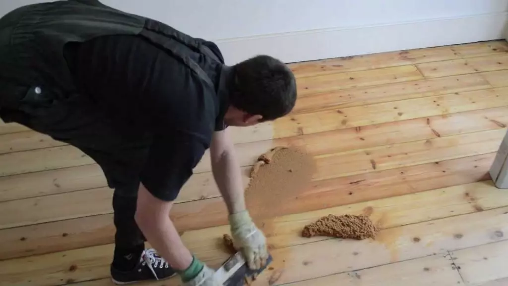 как прострогать деревянный пол